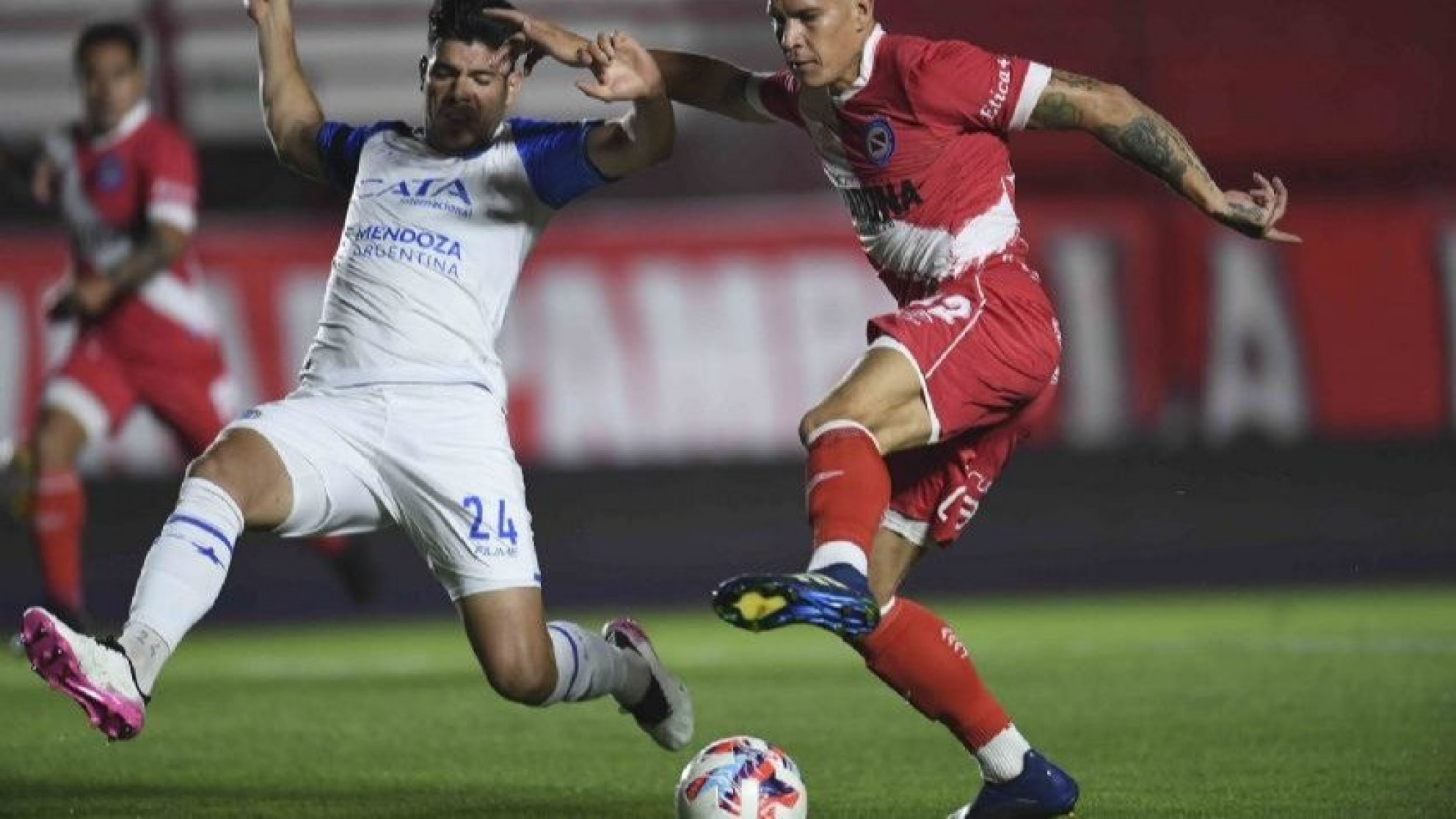 Godoy Cruz sumó en un terreno difícil como lo es el Diego Armando Maradona